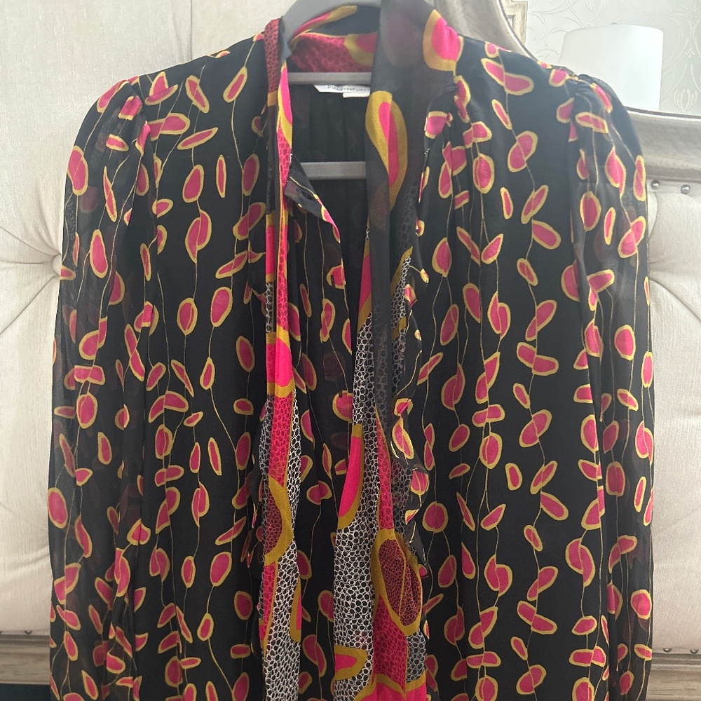 DVF SILK BLOUSE